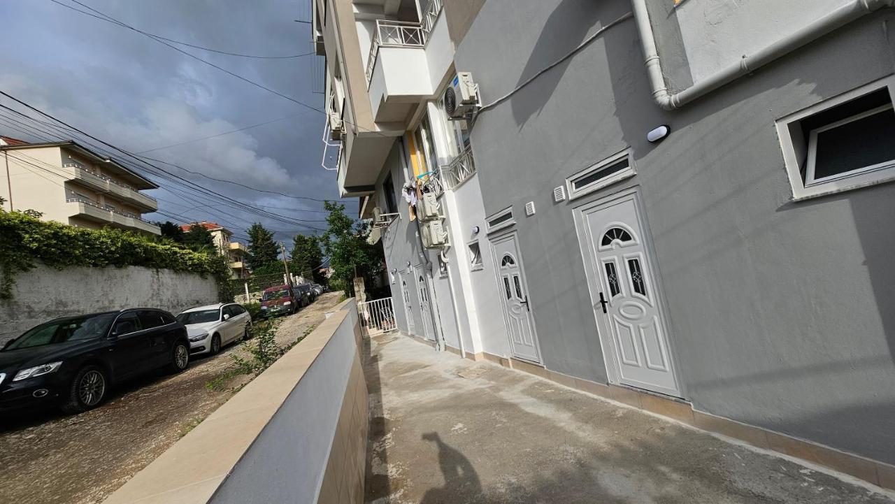 Ulliri Apartment ติรานา ภายนอก รูปภาพ